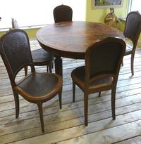 MB9037 Ovaler  Tisch  mit  sechs  Stühlen